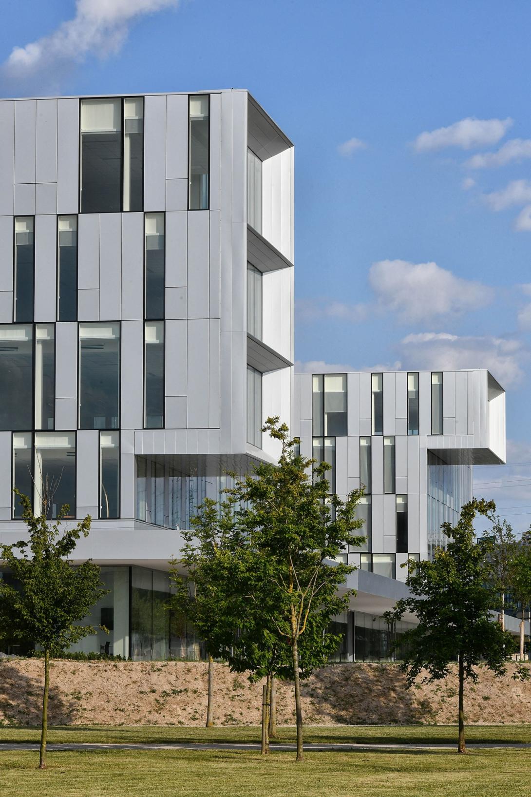 VILLAGE BY CREDIT AGRICOLE